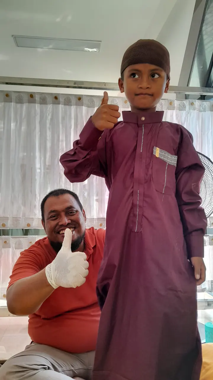 Dokumentasi pasien bersama pendamping Rumah Sunat Happy