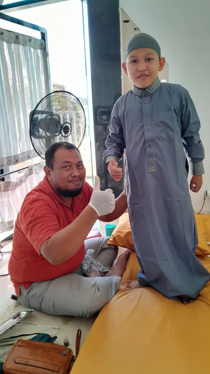 Dokumentasi pasien anak bersama tim Rumah Sunat Happy